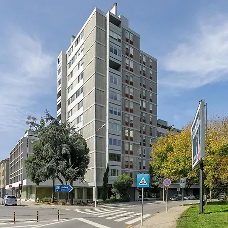 Apartment Lovelystay - Spacious 3br Flat With Ac And Balcony Porto