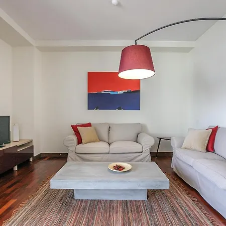 Apartment Lovelystay - Spacious 3br Flat With Ac And Balcony Porto