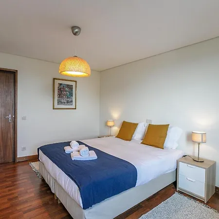 Apartment Lovelystay - Spacious 3br Flat With Ac And Balcony