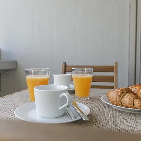 Apartamento Lovelystay - Spacious 3br Flat With Ac And Balcony