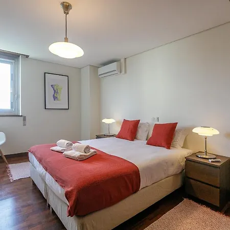 Apartment Lovelystay - Spacious 3br Flat With Ac And Balcony